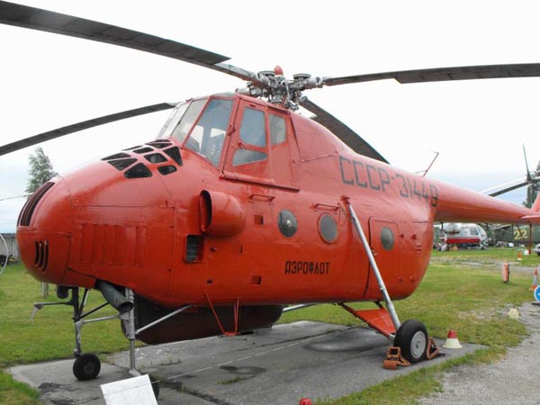 Вертолет МИ-4